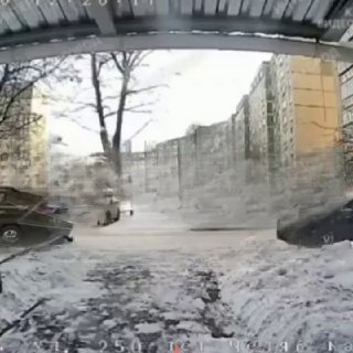 Школьник примёрз языком к домофону в Челябинске