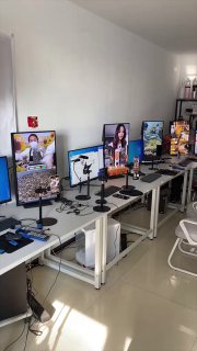 ИИ-девушки на стримах: новый способ продвижения товаров