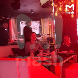 Дибров в караоке спел про мастурбацию и флагелляцию