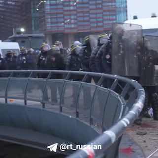 Во Франции фермеры протестуют перед Европарламентом