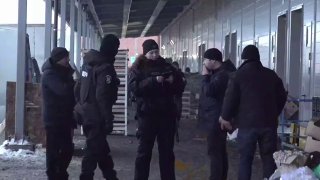 На овощебазе в Петербурге задержали 15 нелегалов