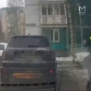 Дворник задержал пьяного водителя в Петербурге