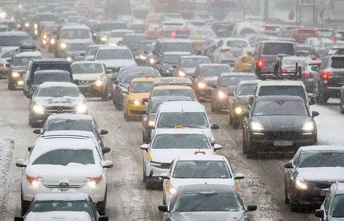 Москвичам не рекомендовали пользоваться личным транспортом 21 и 22 января
