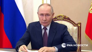 Путин провел совещание с правительством по ситуации в транспортной отрасли
