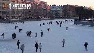 В Петербурге образовался лёд на реках и каналах