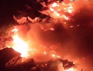 На Филиппинах крупный пожар уничтожил около тысячи домов