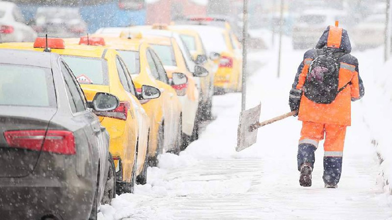 В Госдуме предложили ограничить повышение цен на такси в снегопад