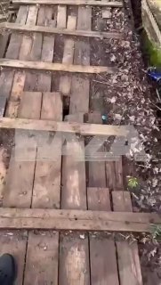 В Сочи школьники рискуют жизнью, переходя аварийный мост на пути в школу