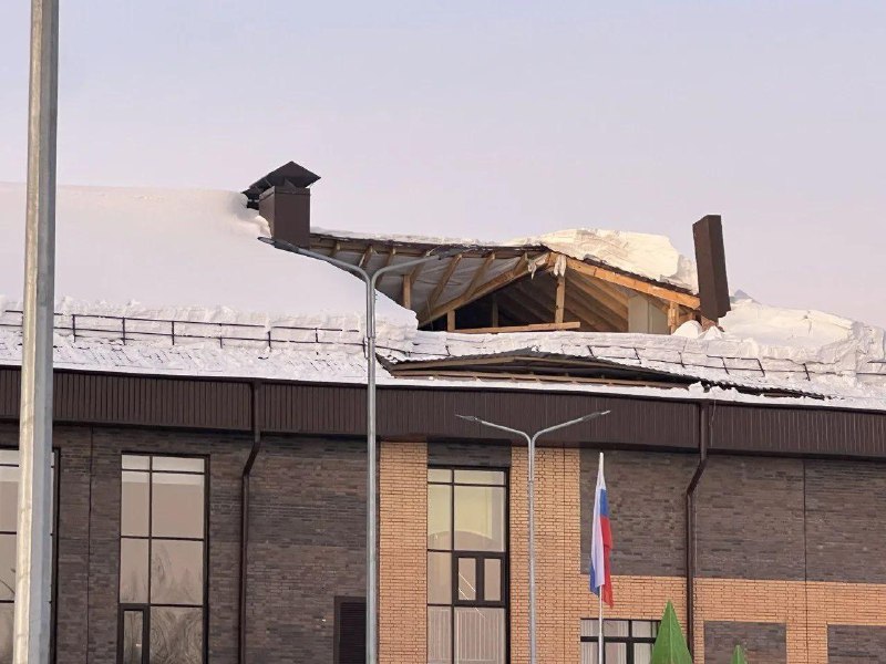 Обрушение крыши школы в Новосибирской области