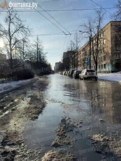 В Петербурге открылся канал «Новаторов» с автомобилями-катерами