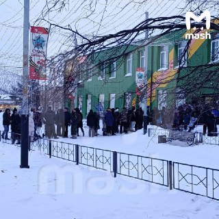 На Чукотке дефицит картофеля: люди стоят в очередях в мороз