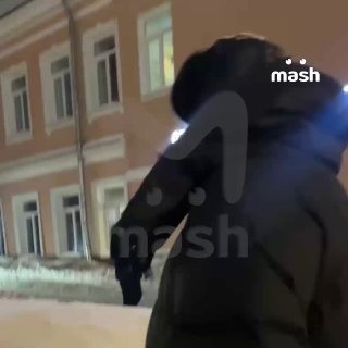 Михаил Ефремов пересел на V-класс и ушел под охрану перед премьерой спектакля