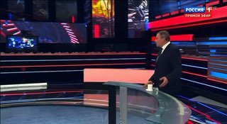 Макрон предложил возобновить диалог с Россией