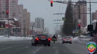 В Казани ГАИ устроил погоню за курьером на электровелосипеде