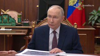 Путин обсудил с главой Северной Осетии социально-экономическое развитие региона