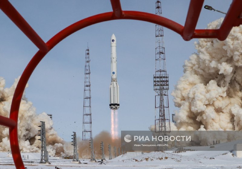 Запуск иранского и российского спутников