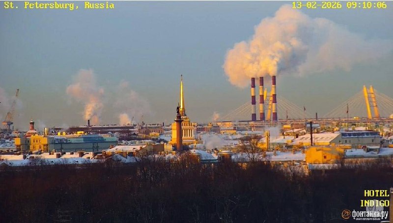 Погода в Петербурге и Москве: контраст и фото из космоса