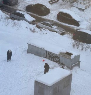 Дети провалились в колодец в Москве