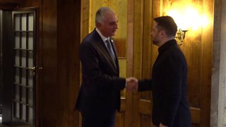 Зеленский встретился с иранским принцем в Мюнхене