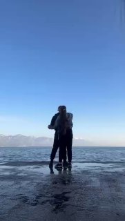 Неожиданный гость в романтическом видео