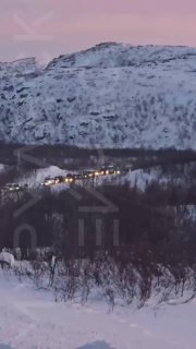 Пробка в Териберке: сотни туристов не могут выехать