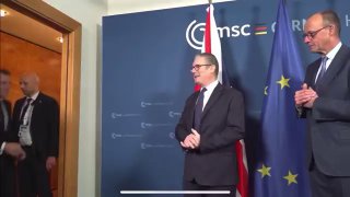 Игнорирование Макрона на фотосессии