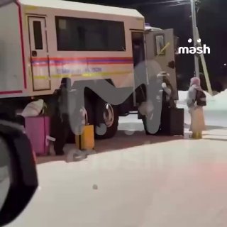 Туристы застряли в Териберке из-за метели