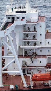 Спецназ США захватил нефтяной танкер