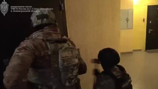 ФСБ раскрыла в Петербурге IT-базу украинских мошенников и нарколабораторию