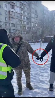 Кремлёвские нейросети нарисовали фейковую картинку с "людоловами" в Киеве