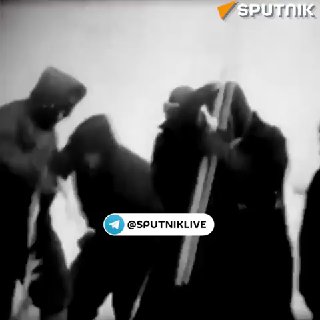 Советские альпинисты сбросили нацистские штандарты с Эльбруса