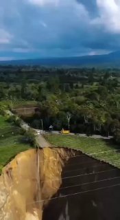 Масштабные оползни в Индонезии