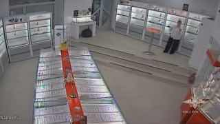 Задержание подозреваемого в ограблении ювелирного магазина в Новосибирске