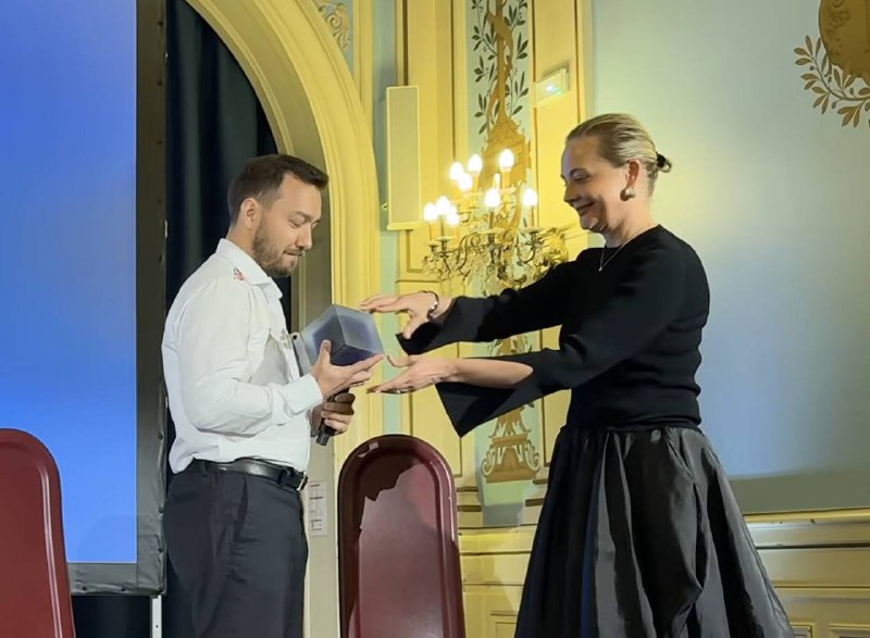 Вручена премия имени Навального