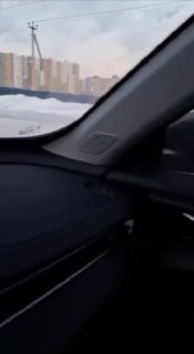 Курьер-экстремал лишился работы из-за опасной поездки с ребенком