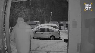 На голову жителя Самары упала льдина