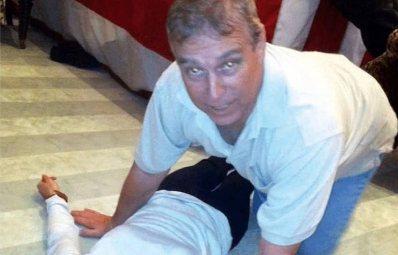 Обыск в доме принца Эндрю