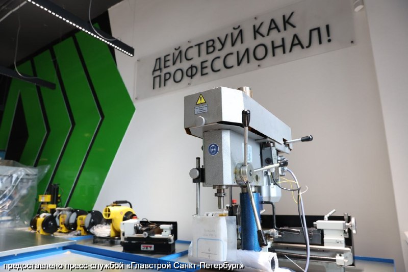 Школьники Петербурга осваивают строительные профессии