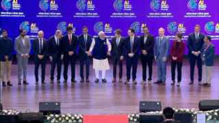 Соперничество OpenAI и Anthropic: забавное видео и история конфликта