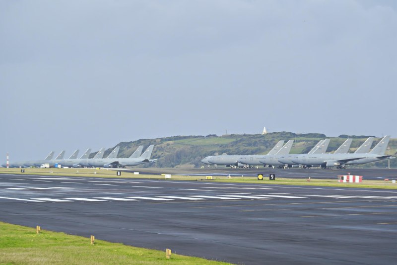 Аэродром Лажеш принял большое количество американской военной техники