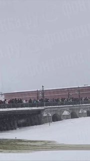 Большое скопление людей на фестивале "Сударыня Масленица" в Петербурге