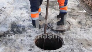 Россиянин смыл джинсы в унитаз и разнёс канализацию