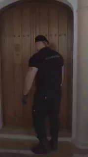 Владельцы домов в Испании нанимают "решал" для борьбы с мигрантами