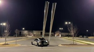 Автолюбитель установил на Nissan GTR выхлопные трубы длиной почти 9 метров