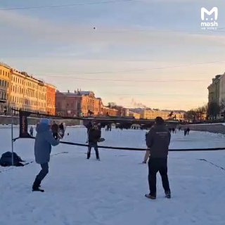 Турнир по пляжному теннису на льду Фонтанки