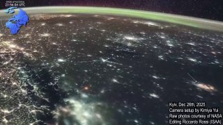 Кадры ракетного удара по Киеву из космоса