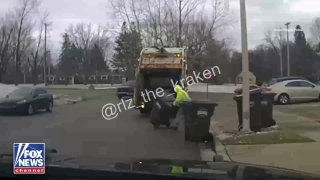 Преступник прятался в мусорном баке