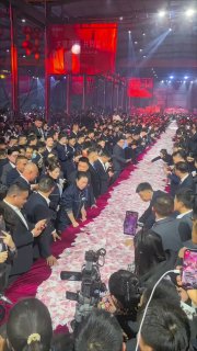 Китайская компания раздала сотрудникам $9 млн на корпоративе