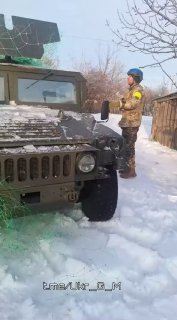 Повреждение американской бронемашины HMMWV ВСУ