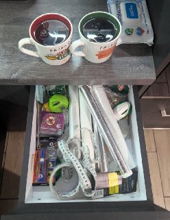 Пользователи ищут ножницы на фото